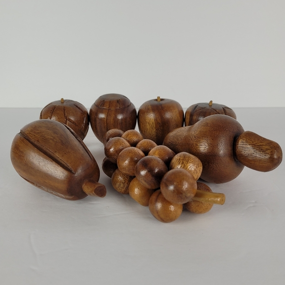 Vintage Mid-Century Wooden Fruit Set of 7 - Picture 3 of 10